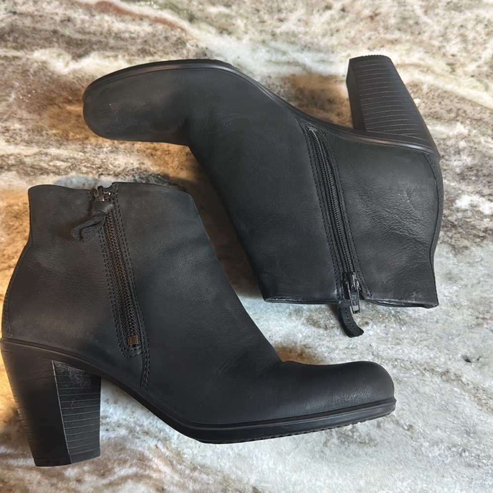 ECCO BOOTIES